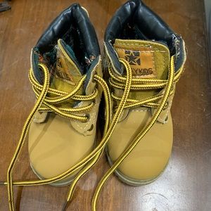 Toddler boots